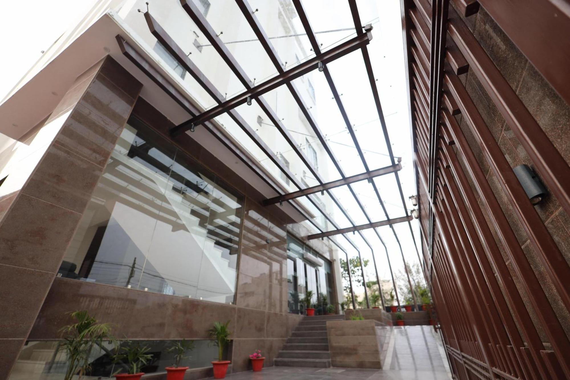 The Royal Legacy Lucknow Exterior foto